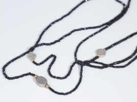 Ketting met meteoriet elementen en spinel