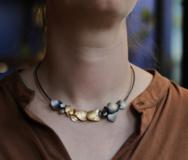 Deco Echo orchidee collier (bruin/goud kleur)