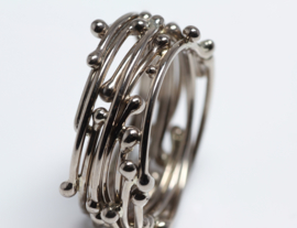 Medusa ring in white gold