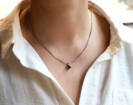 Chroomdiopsied hanger