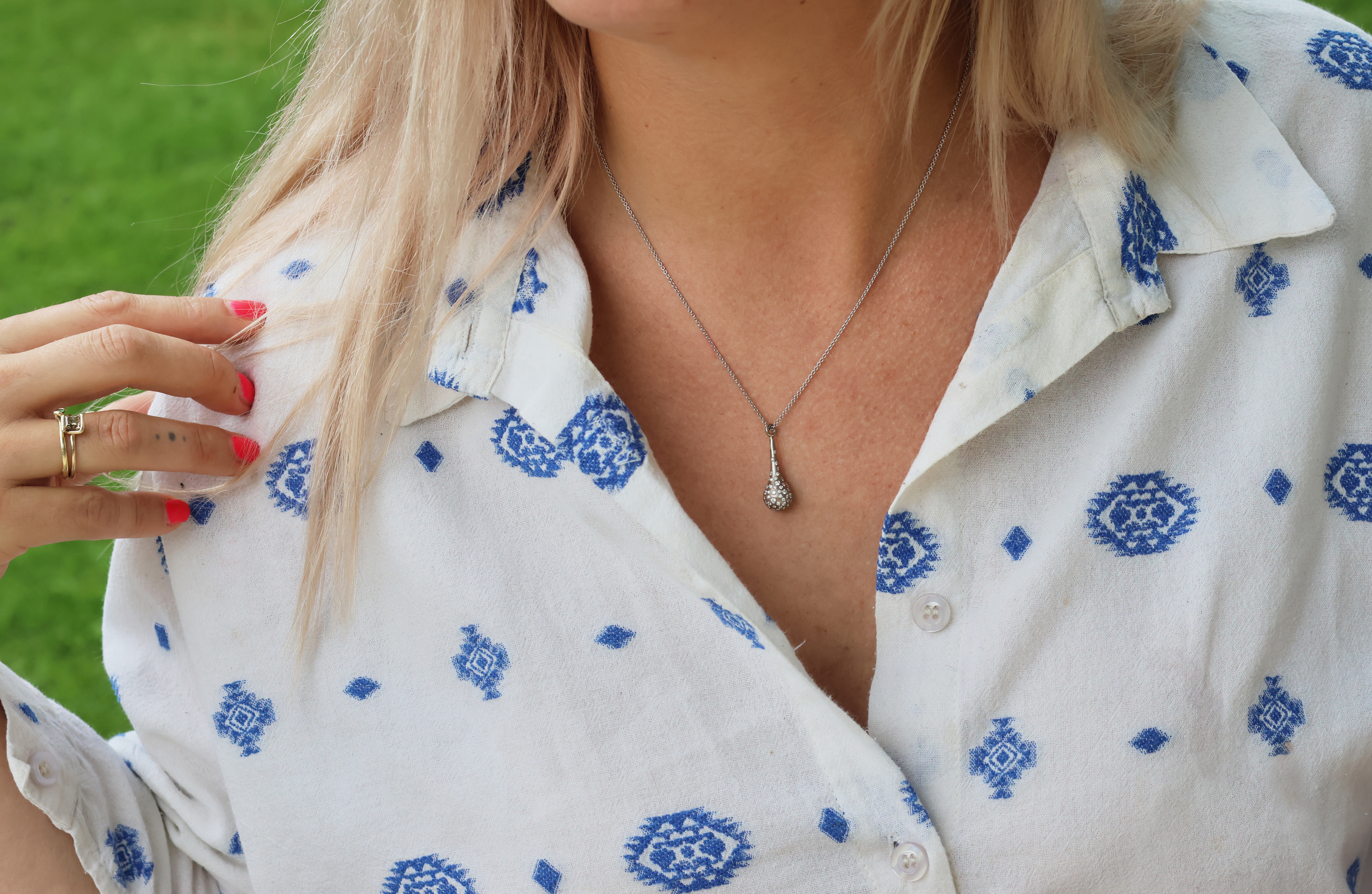 Witgouden hanger "tear in heaven"