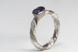 Ute Strothotte Ring mit Saphir Silber/palladium