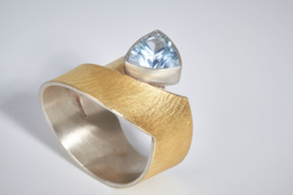 Manu Schmuck Ring mit blue Topaz