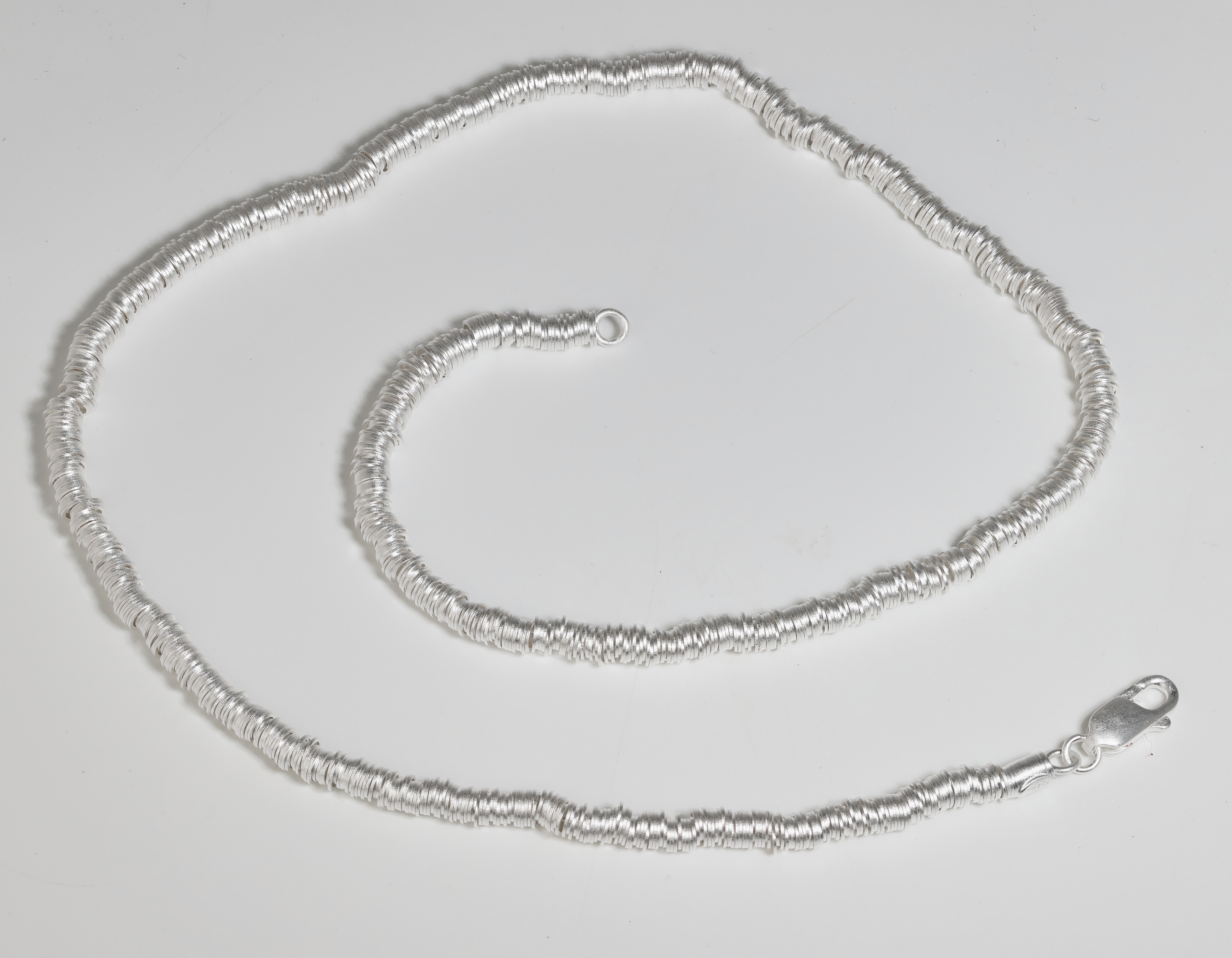 Tezer zilveren collier met ronde plaatjes