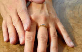 Unieke ring " the half moon "