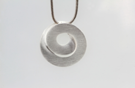 Zilveren hanger van Tezer ( plat )