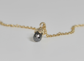 Refined pendant with necklace