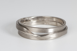 Witgouden wikkel ring