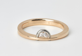 Unieke ring " the half moon "
