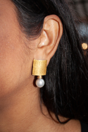 Monika Killinger oorknoppen met parel