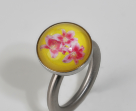 Swivel ring met foto van bloemen