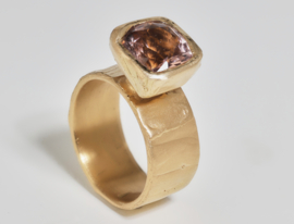 Dripping art ring met roze toermalijn