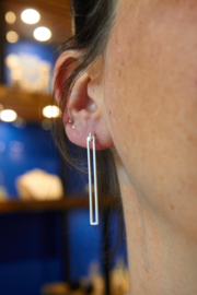 "Deco Echo silberne rechteckige Ohrringe"