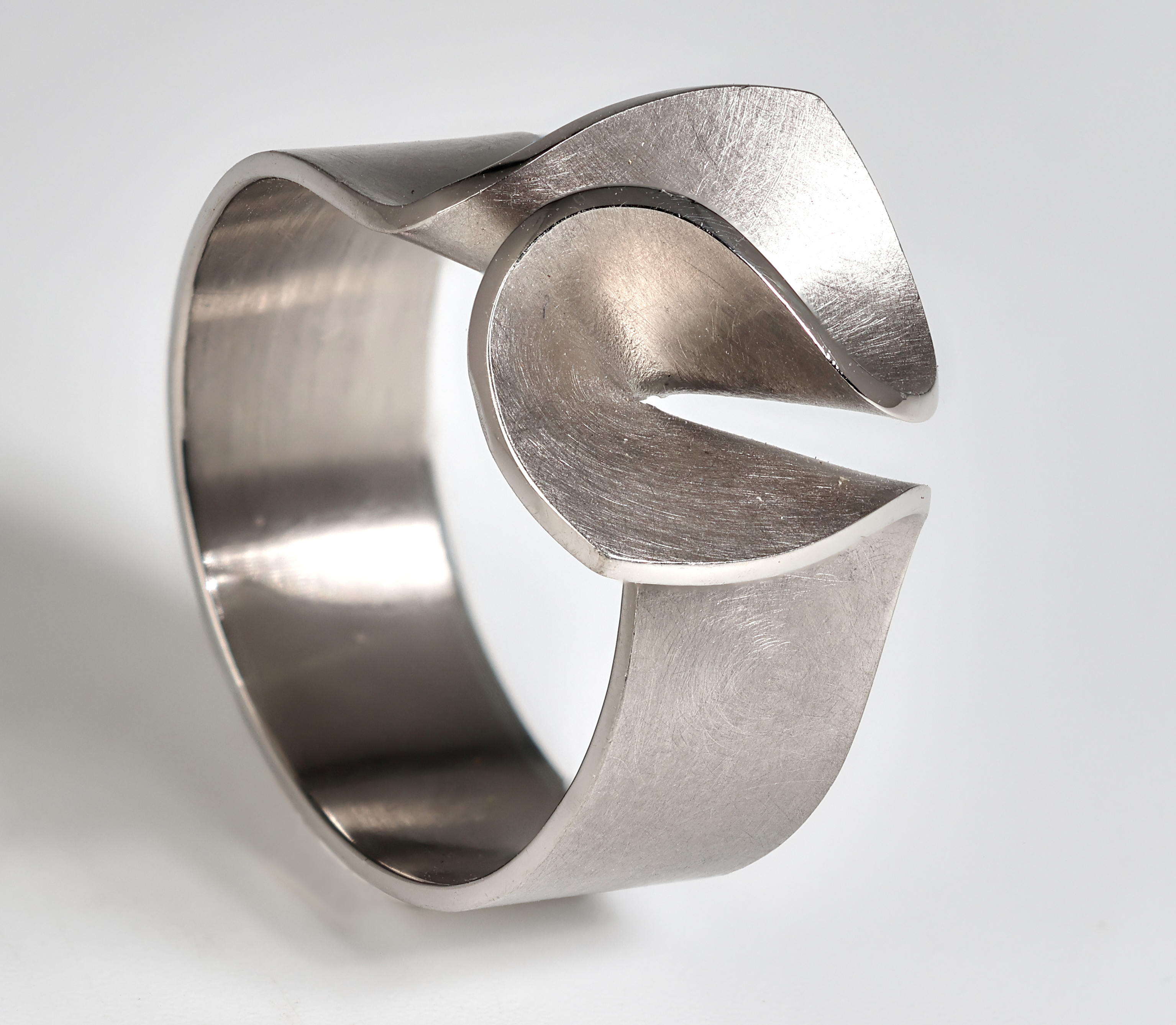 Cardillac ring white gold, Lilly