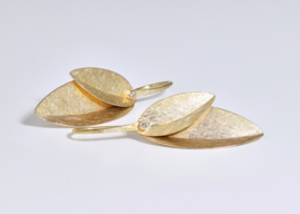 Maier en Beck twoleaf  earrings