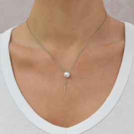 Eva Strepp staal met ketting en parel