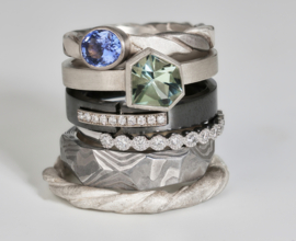 Manu Schmuck solitair ring met prasoliet