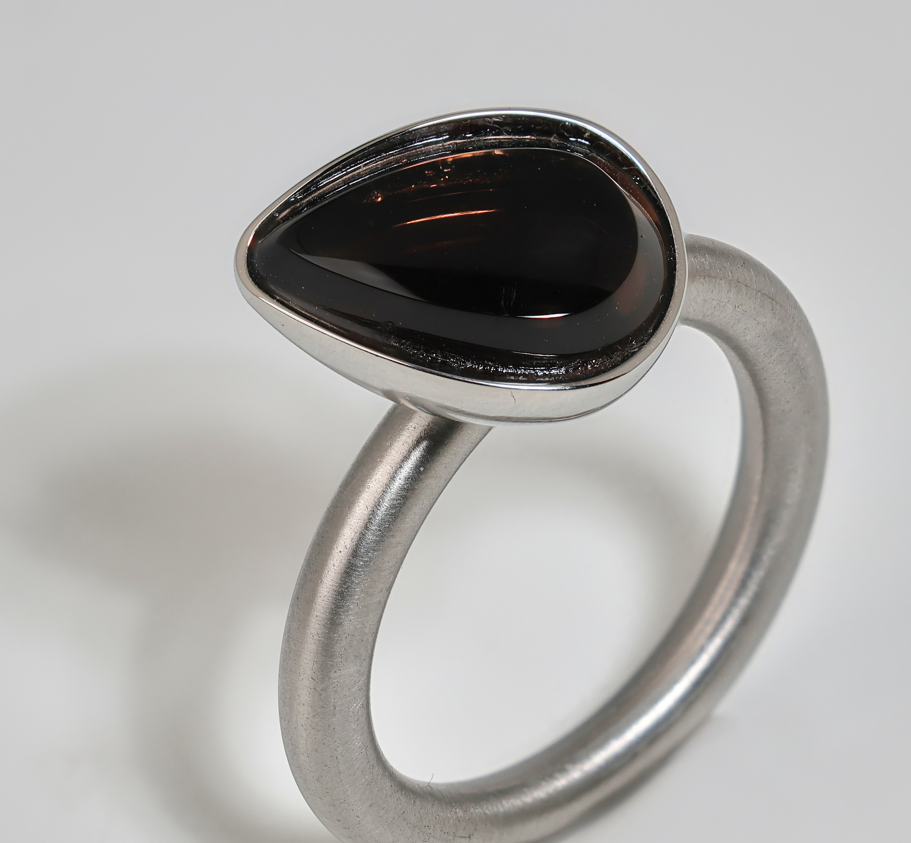 Swivel ring bruine rookkwarts