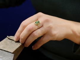 Gouden ring met groene toermalijn