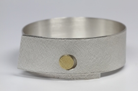 Manu Schmuck armband zilver met gouden dop