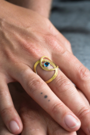 Manu Schmuck ring met London blue topaas (marine blauw)