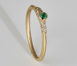 Dripping art ring met kleine smaragd (mini)