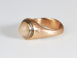 Cleopatra Ring mit Opal und rose Gold