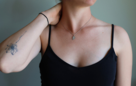 Witgouden boomschors hart hanger