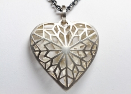 Marije Geurtsen silver pendant  'Give Love'