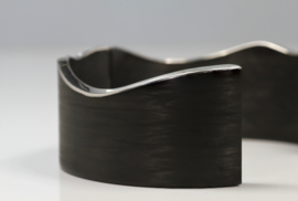 Carbon armband met zilver smal