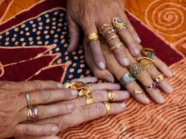 Gouden ring met galaxy diamant