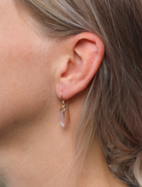 Medusa oorbellen met peach moonstone