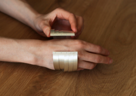 Zilveren klap armband  (wit)