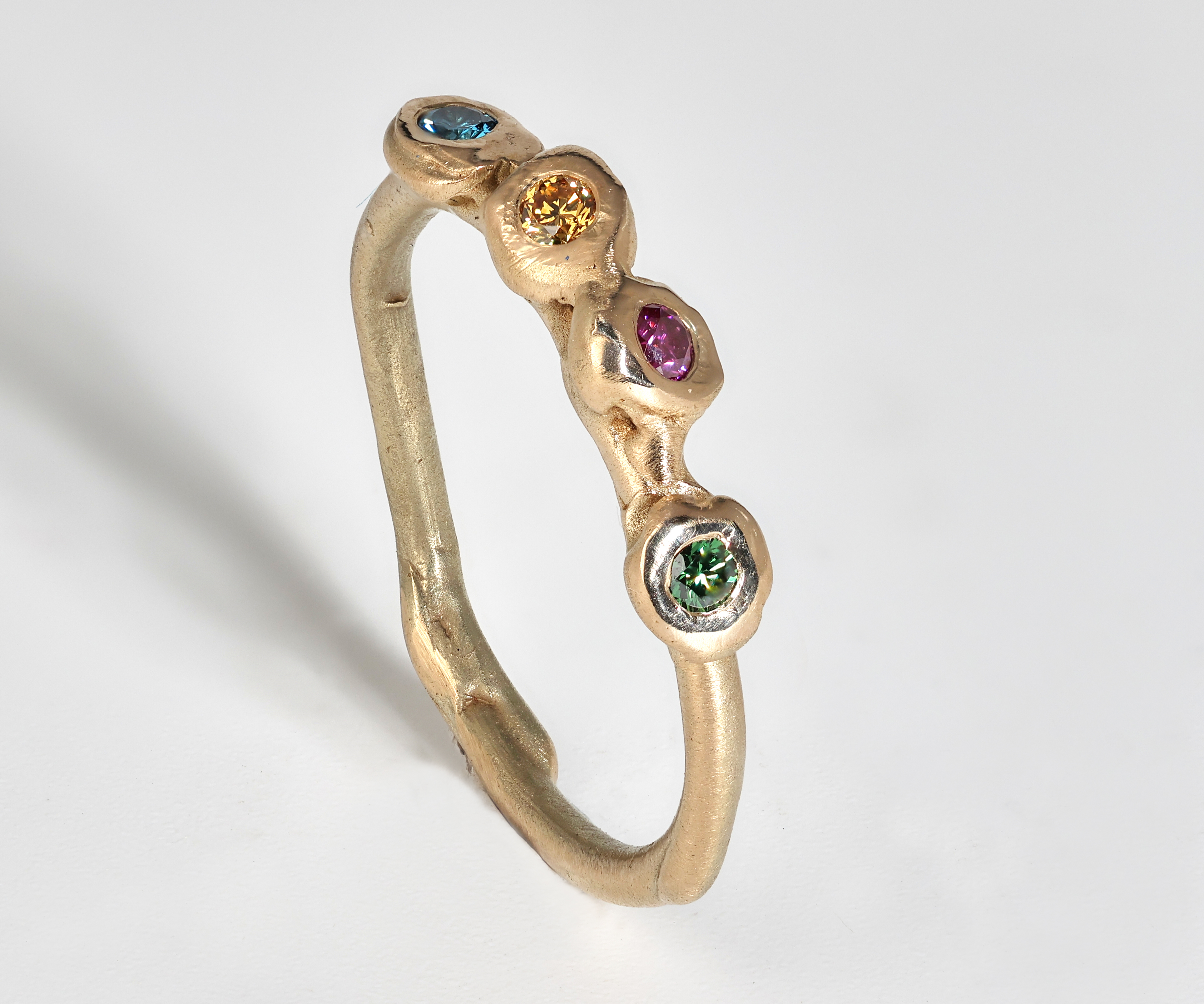 Dripping art ring met 4x kleur diamanten