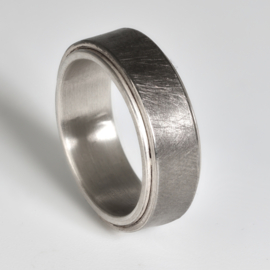 Ute Strothotte ring eenvoudig zilver/palladium