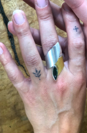 Manu Schmuck ring with tourmaline