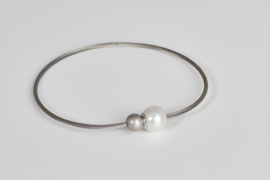 Eva Strepp steel bracelet with white pearl