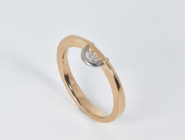 Unieke ring " the half moon "
