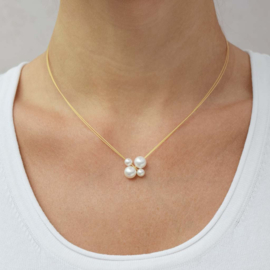 Eva Strepp Kette mit Weißen Perlen "cross"