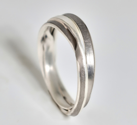 Ute Strothotte ring  wikkel zilver/palladium