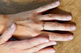 Unieke ring " the half moon "