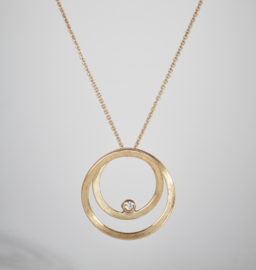 Refined pendant with necklace