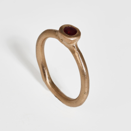 Dripping art ring met robijn