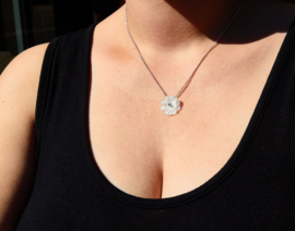 Bloemenhanger van bergkristal