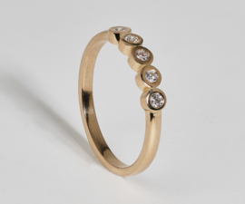 Golden 5 diamond ring Goldline
