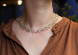 Silberne Blumenhalskette von Zigt Jewelry