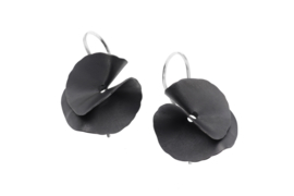 Deco Echo zwarte oorbellen ( vouw model )