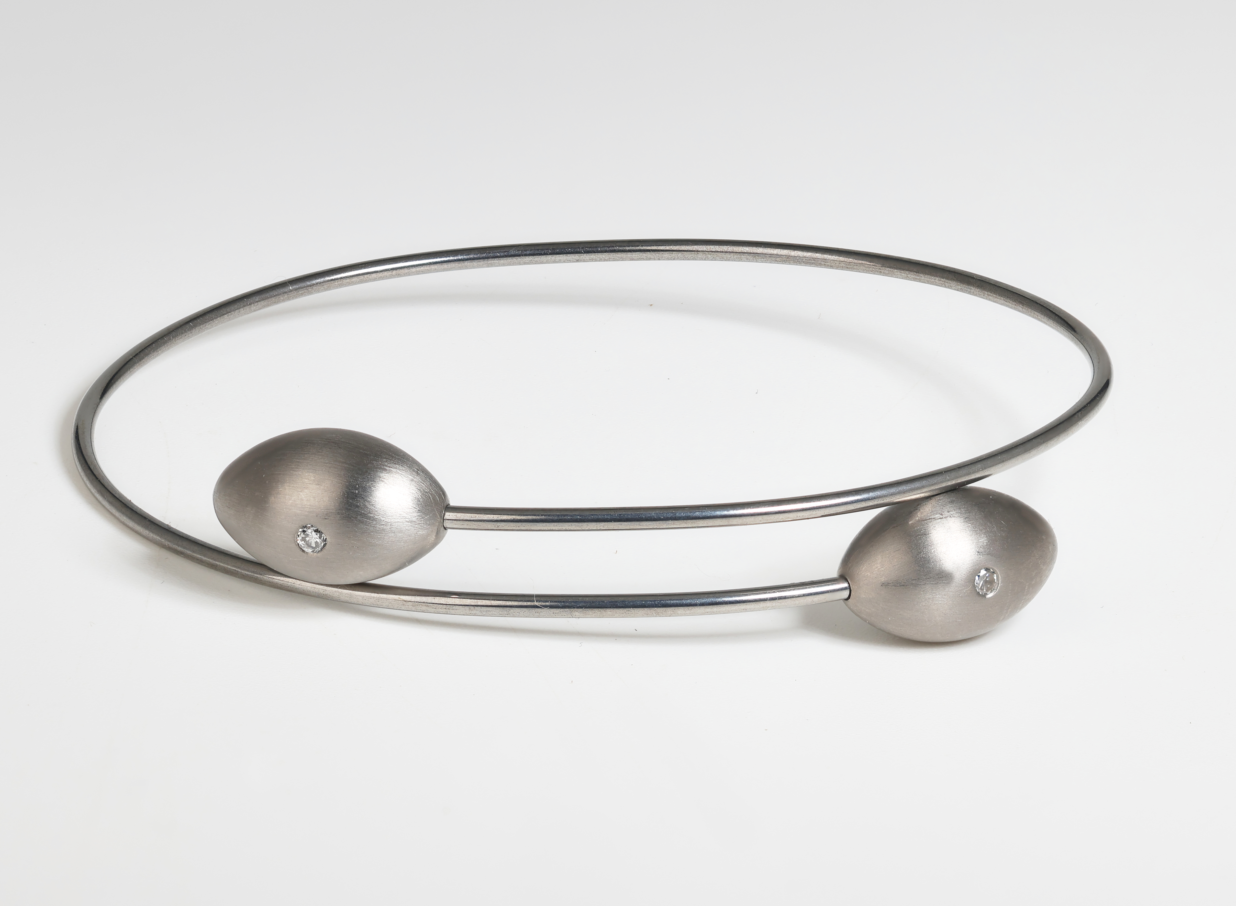 Titanium Feniom armband met 2x diamant