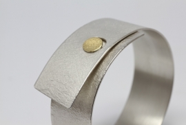 Manu Schmuck armband zilver met gouden dop