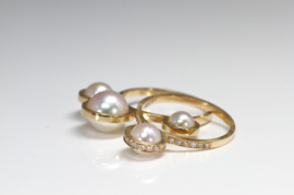 Goldring mit Perle und Diamant
